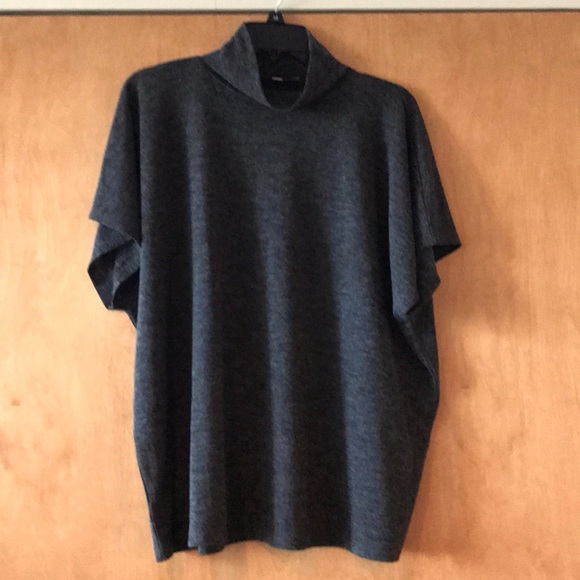 LOFT Sweaters - LOFT cap sleeve sweater